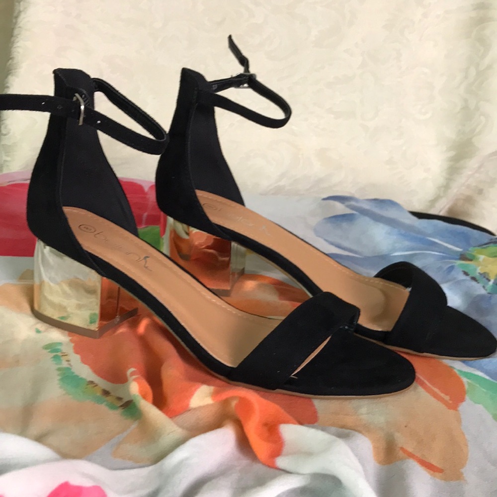 Betoni black heels